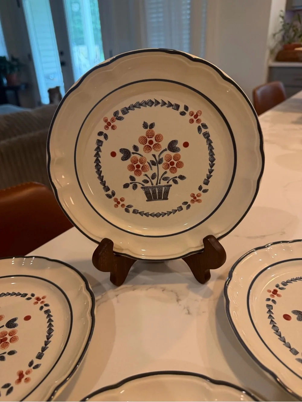 Classic Floral Stoneware Dinner Plates - Cream with Blue & Coral Floral Pattern
